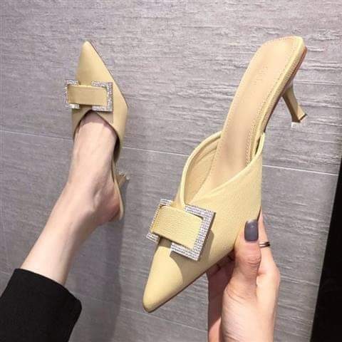 The new summer drill PumpPointed Toe 2021 Slippers women wear Slippers on their heels Commuter ShoesMules Shoes ins are in full swing